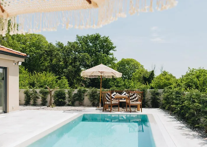 New!!! Maison Mandri With Private Pool