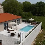 New!!! Maison Mandri With Private Pool Vila