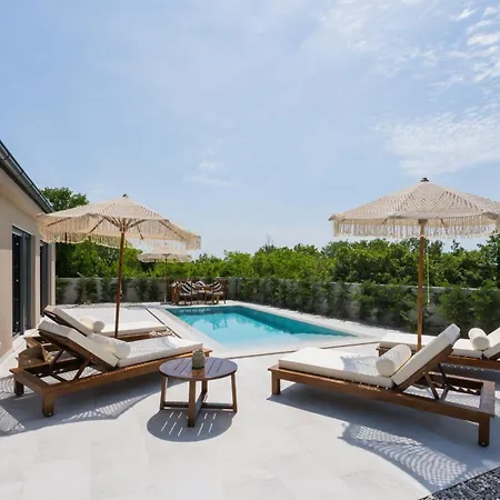 New!!! Maison Mandri With Private Pool Villa