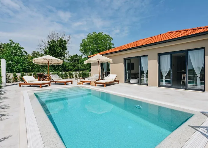 New!!! Maison Mandri With Private Pool Marasi